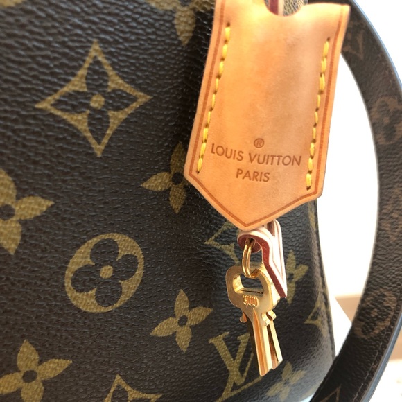 Louis Vuitton Montaigne BB Mint Condition